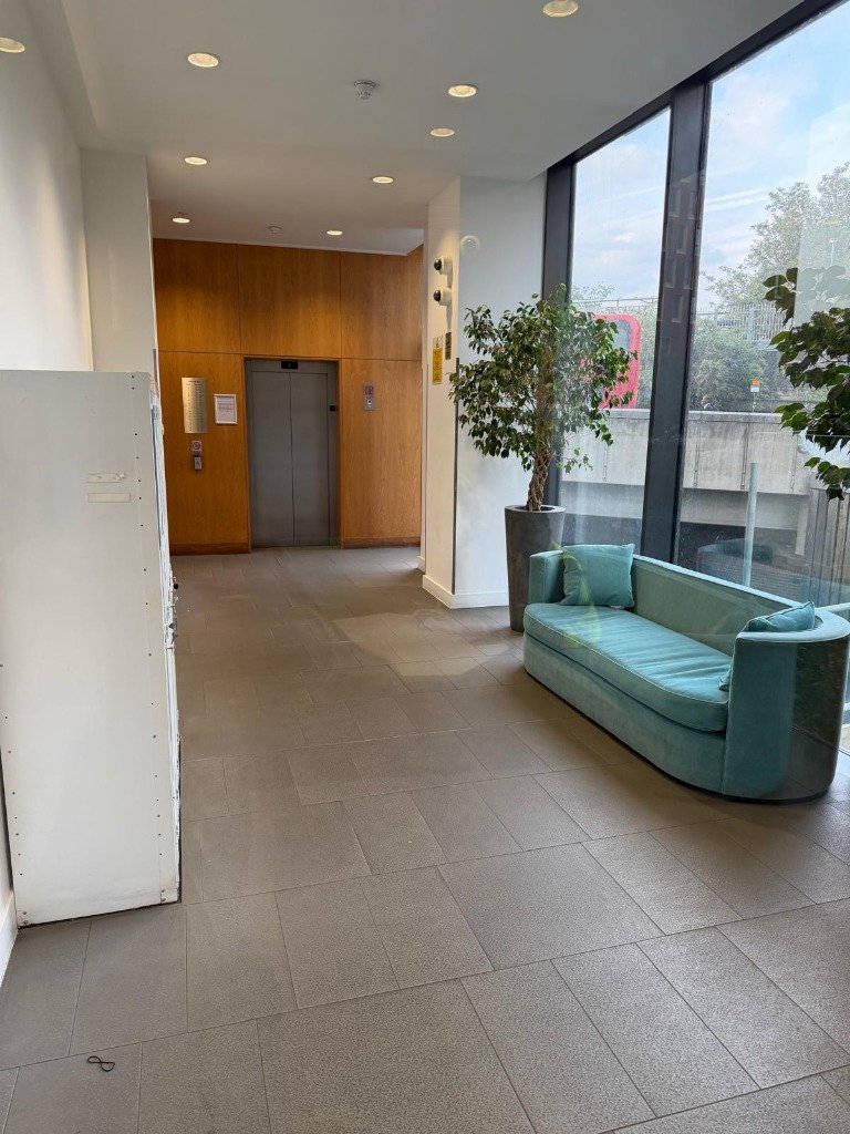 Executive Lobby & Elevator Hall