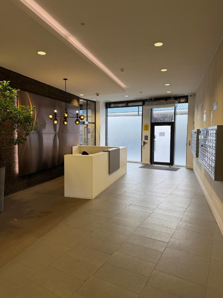 Main Concierge & Reception Desk